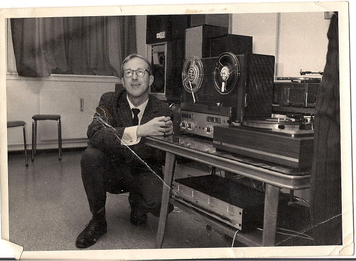 A young Ragnar Lian in a radio store